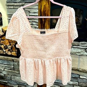 Torrid peachy pink ‘babydoll’ style top size 2X